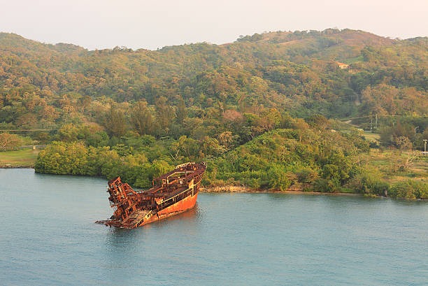 What Are the Top Luxury Resorts in Roatan and Are They Worth It?